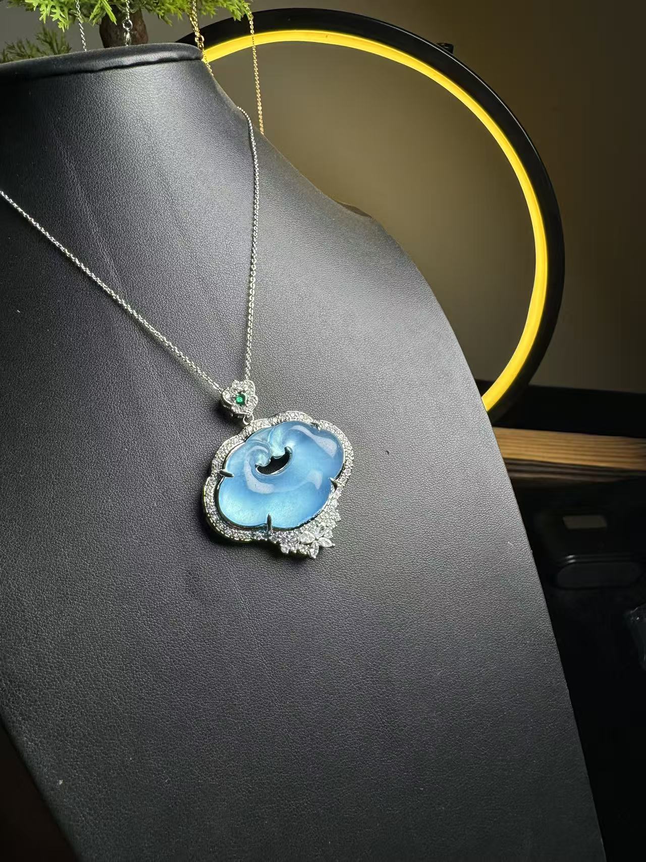 铁合金石英石吊坠 AAA如意气质轻奢时尚镶嵌女士精美吊坠项链满钻