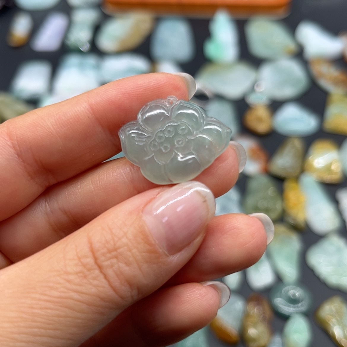 【闪购商品】翡翠颈饰未镶嵌莲花