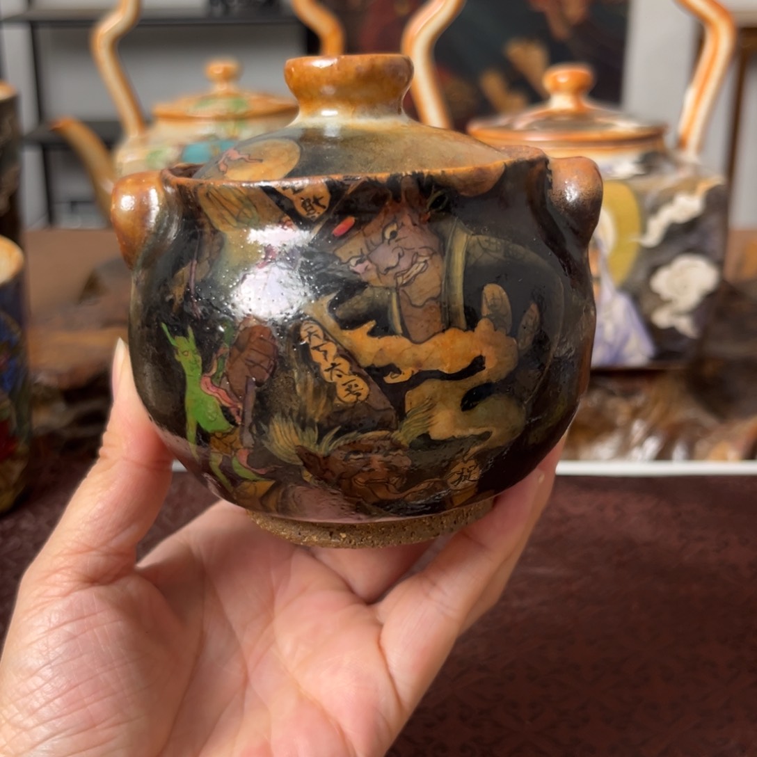 手工手绘黑白宝瓶