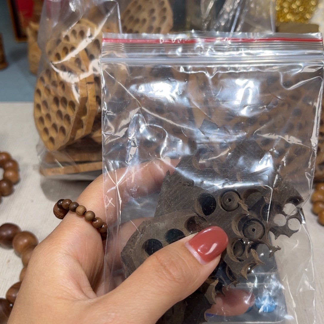 汉***汉檀香木手串/手链阴沉碎料28克