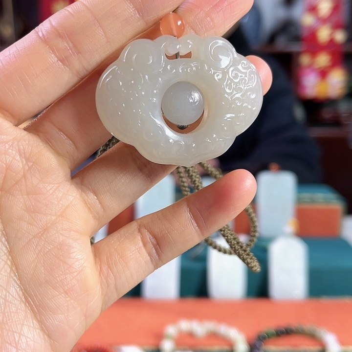 和田玉吊坠未镶嵌