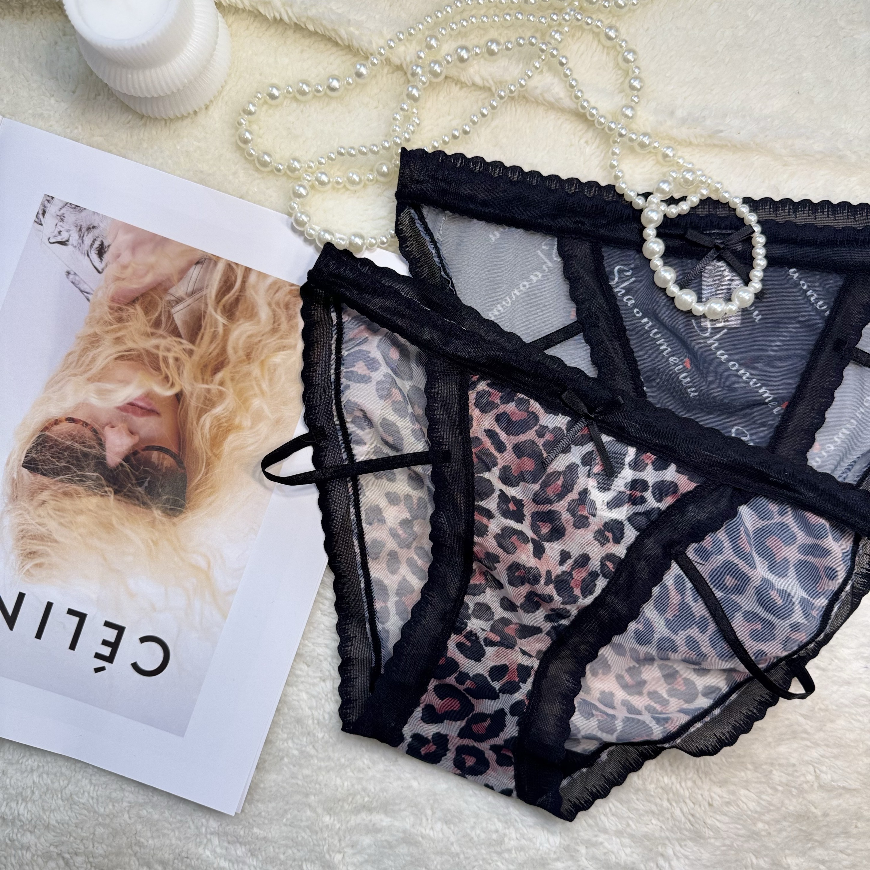 023豹纹性感女三角内裤可爱情侣内裤低腰黑色镂空轻奢