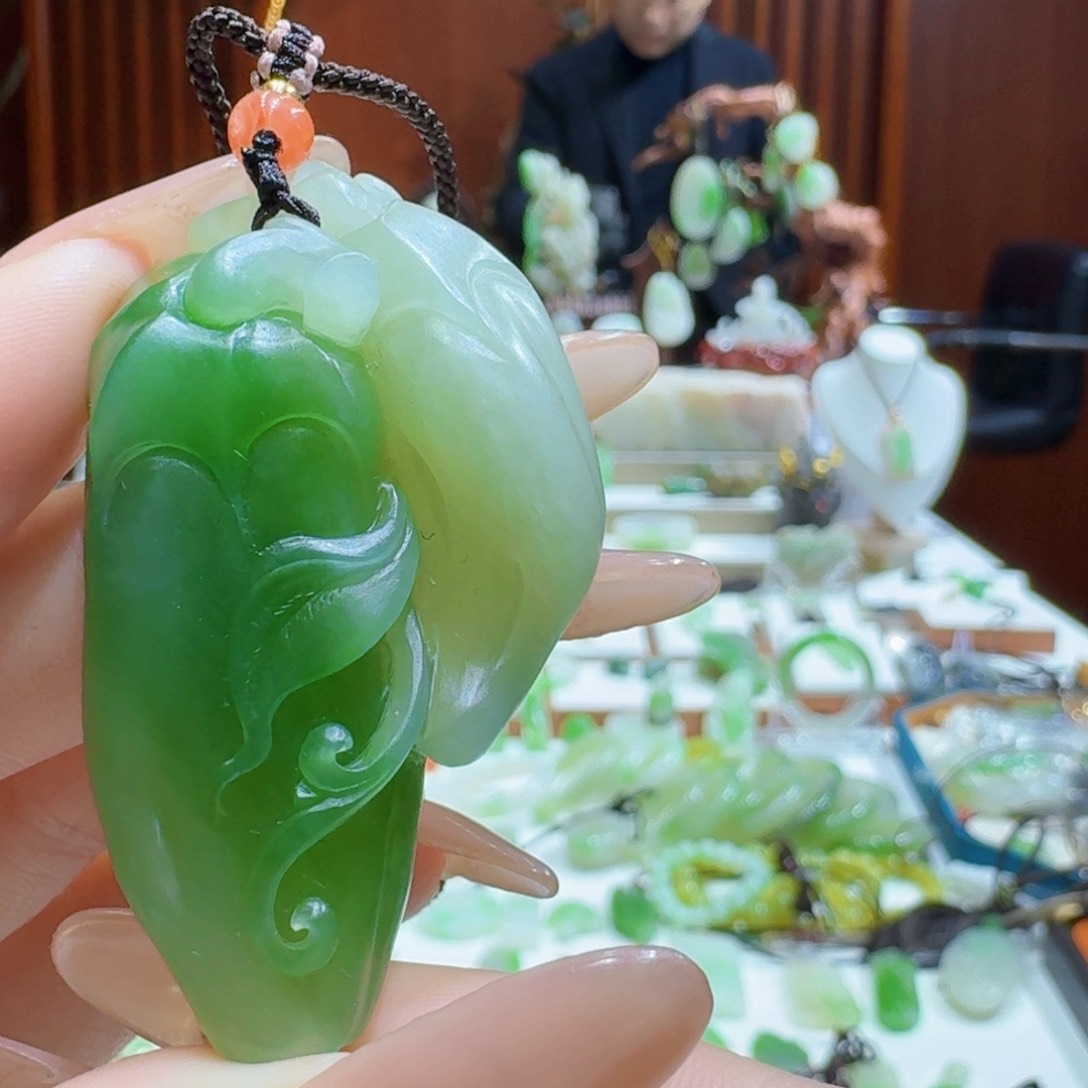 和田玉翠青绝代双椒未镶嵌