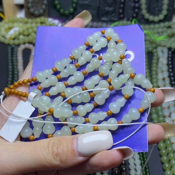 和田玉颈饰未镶嵌