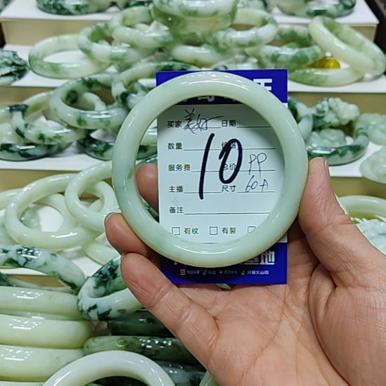 美****透闪石-蛇纹石玉未镶嵌手镯