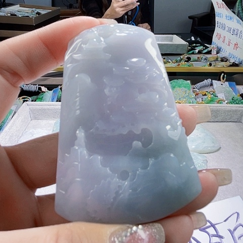 颈饰未镶嵌翡翠一个