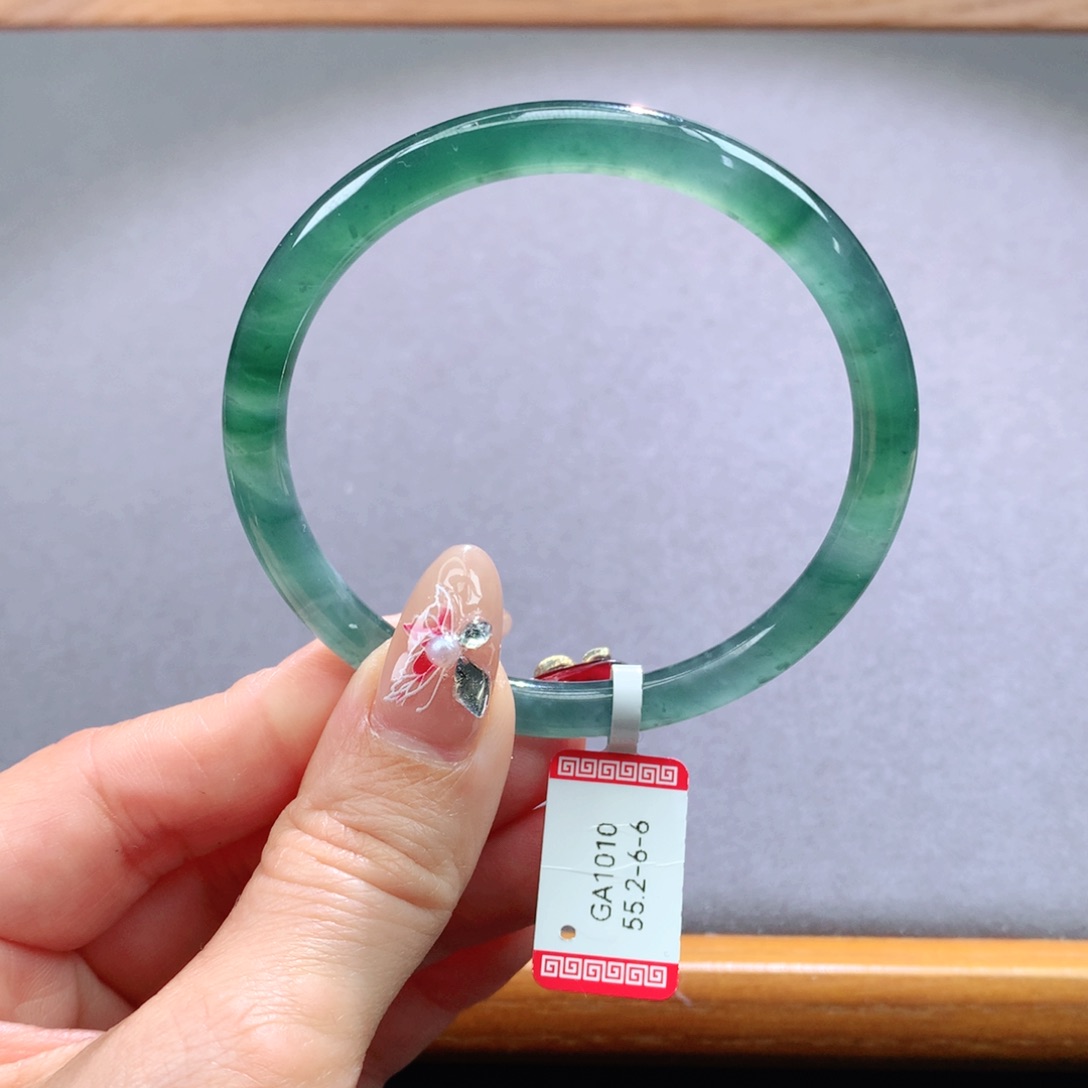 翡翠手镯未镶嵌天然翡翠手镯 