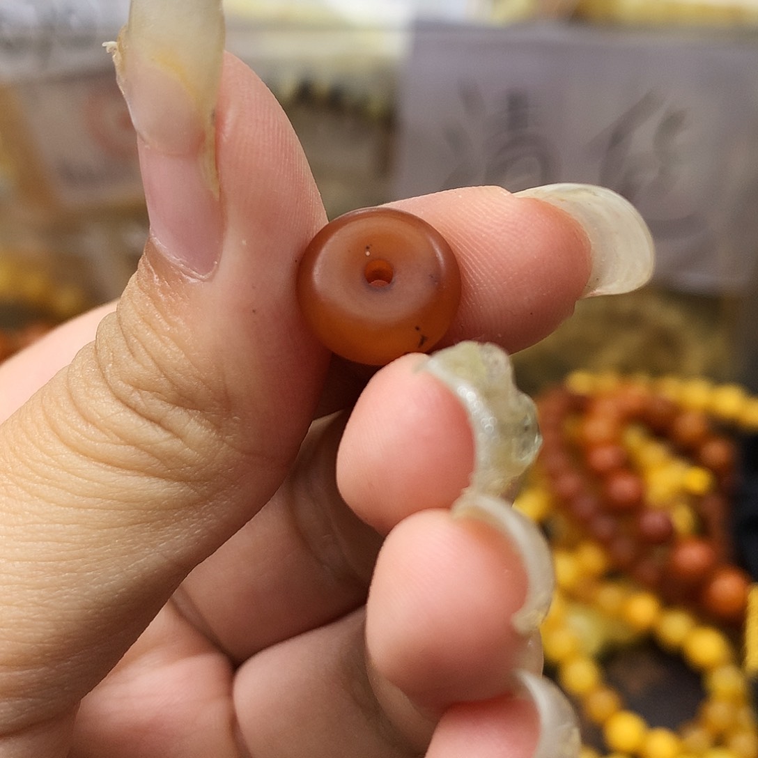 未镶嵌琥珀珠宝奇石
