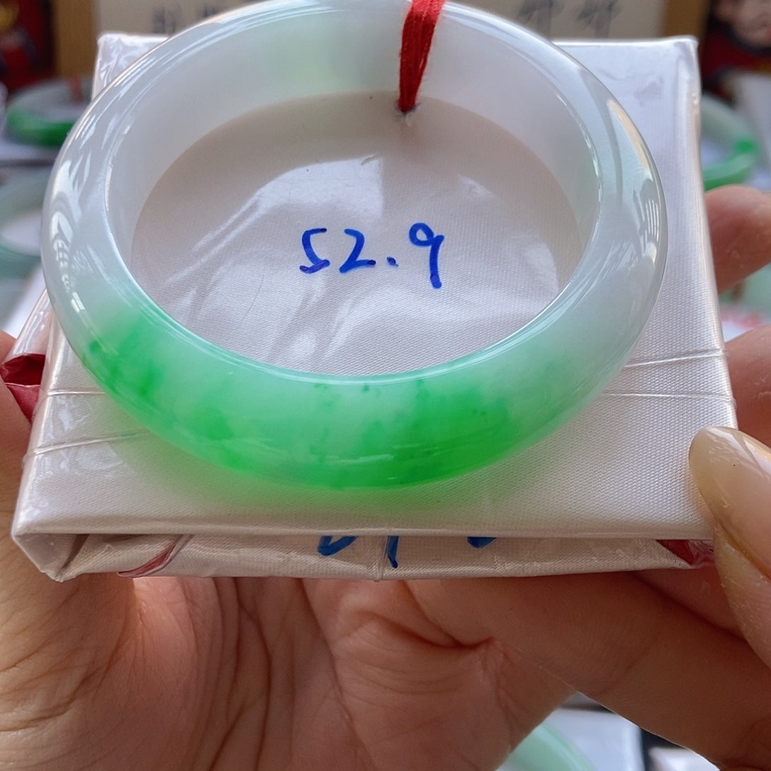 未镶嵌手镯翡翠手镯