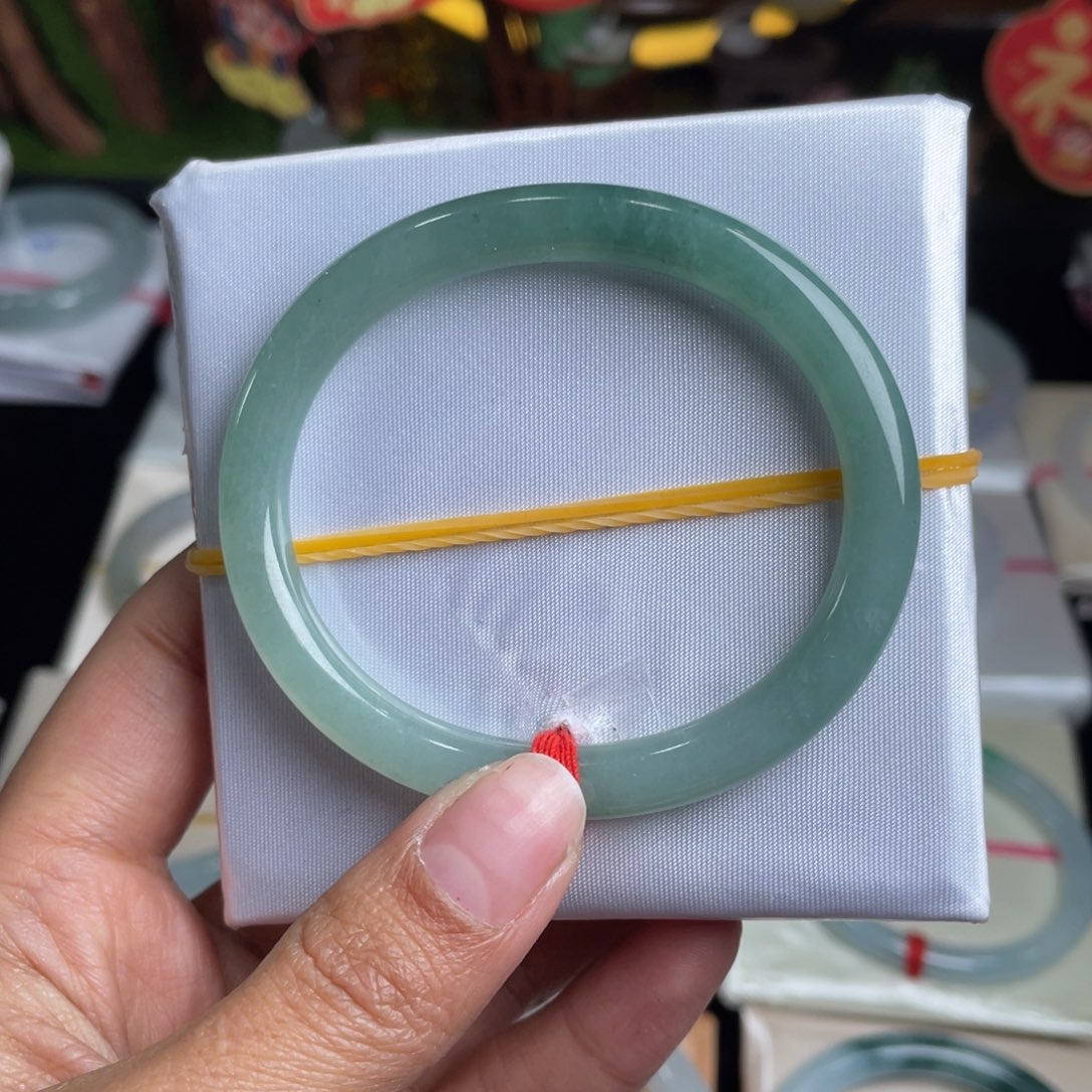 翡翠手镯未镶嵌缅甸翡翠手镯47