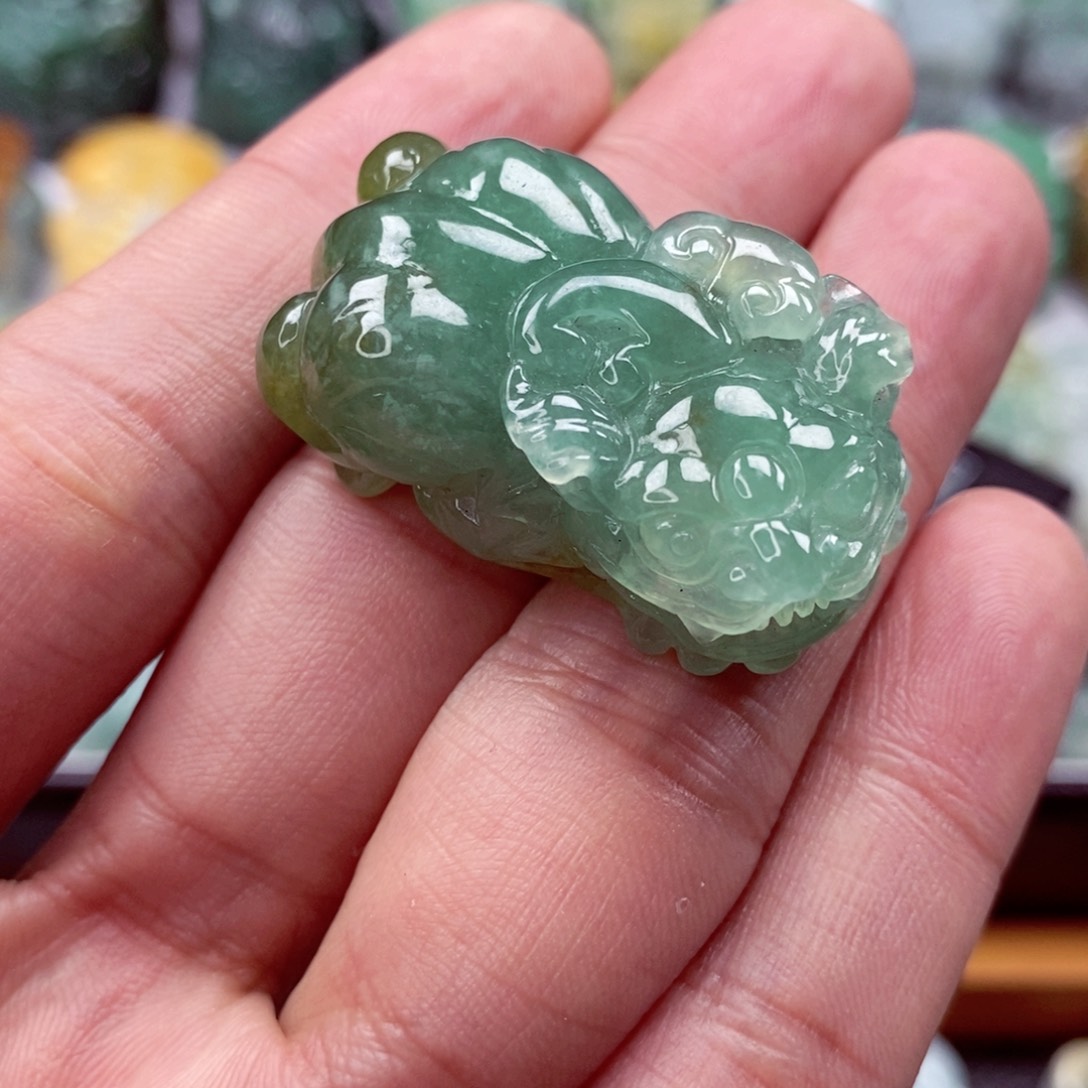 翡翠颈饰未镶嵌翡翠