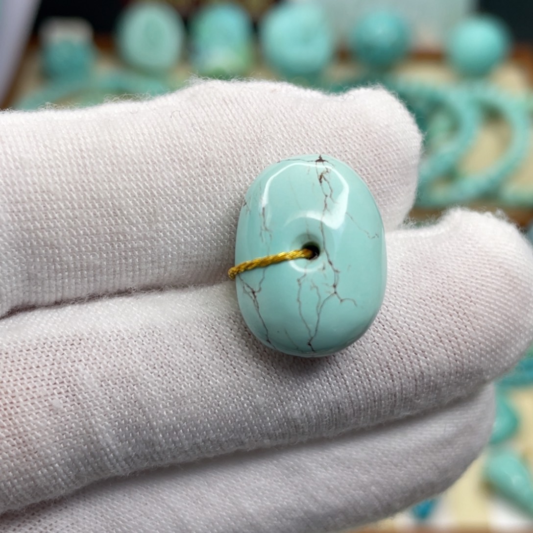 绿松石未镶嵌颈饰