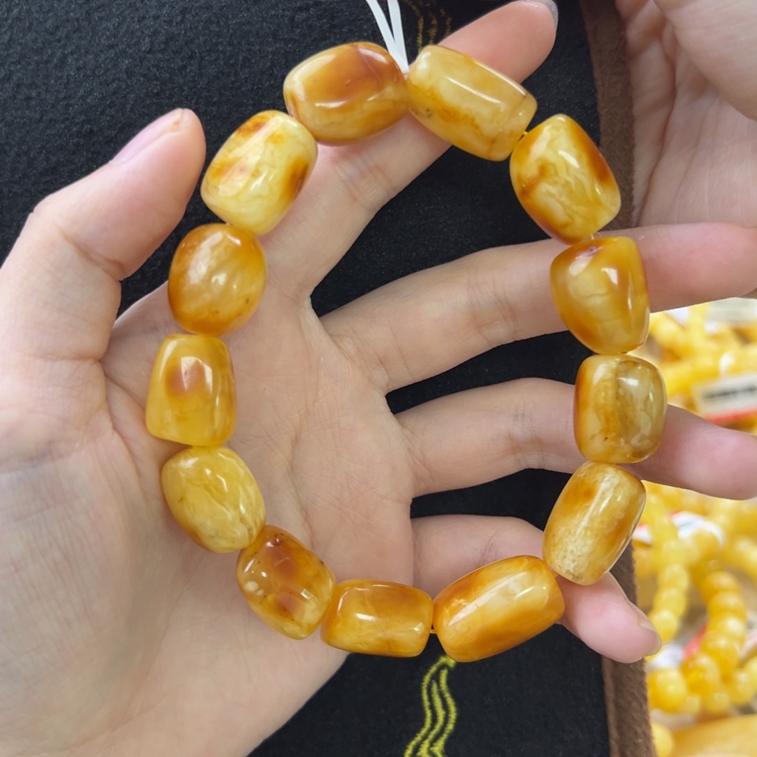 未镶嵌琥珀珠宝奇石