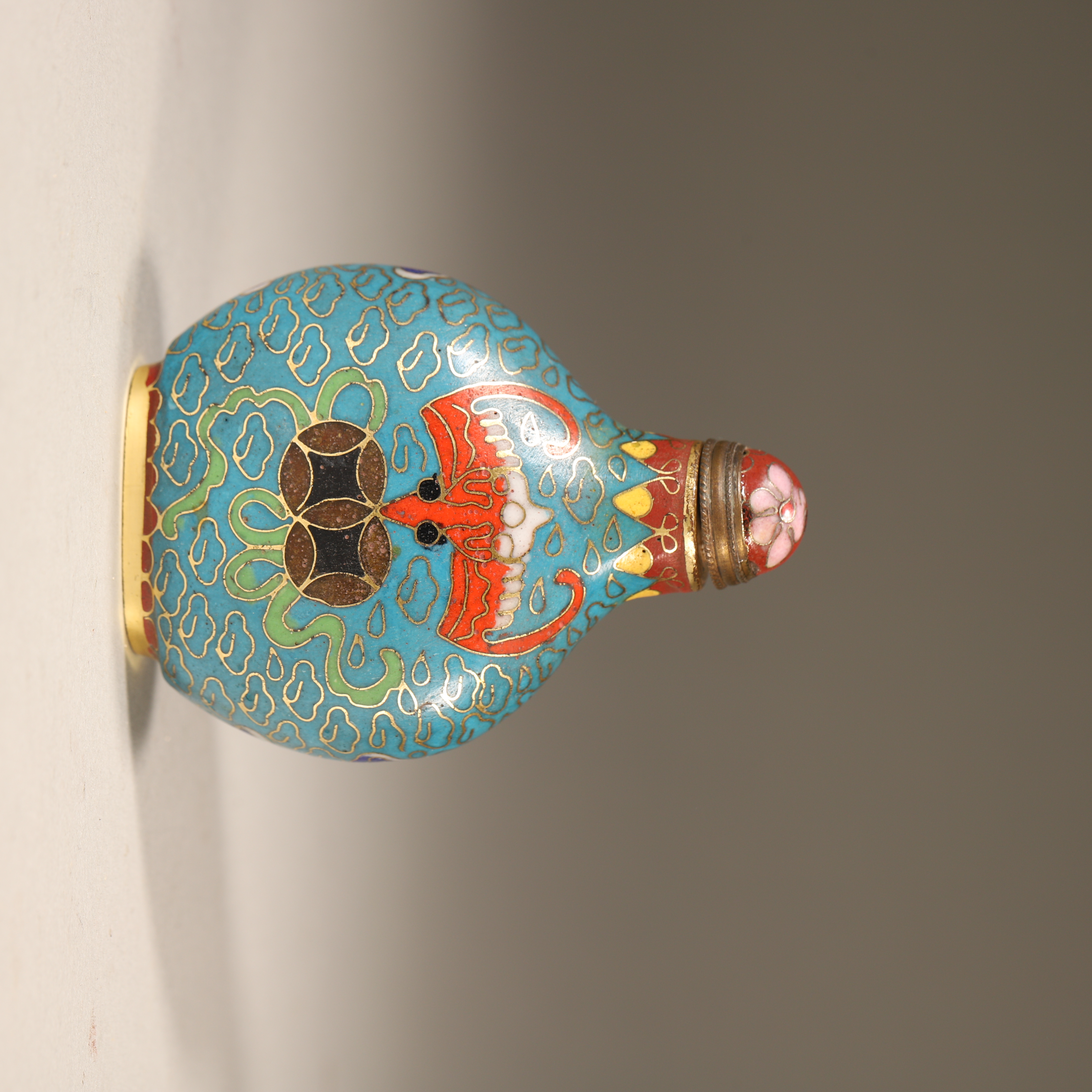 Lot07 清代 掐丝珐琅福在眼前鼻烟壶