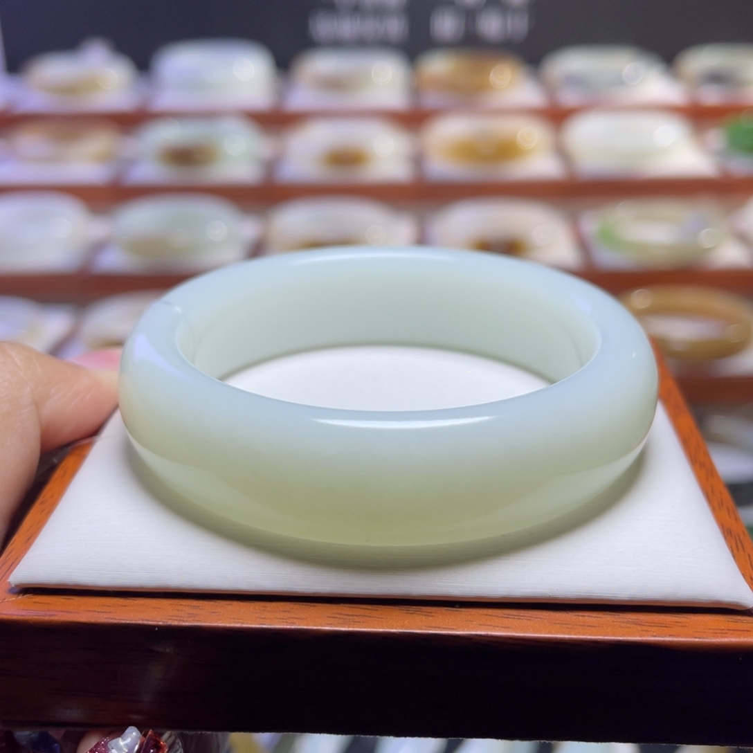 【闪购商品】和田玉手镯未镶嵌