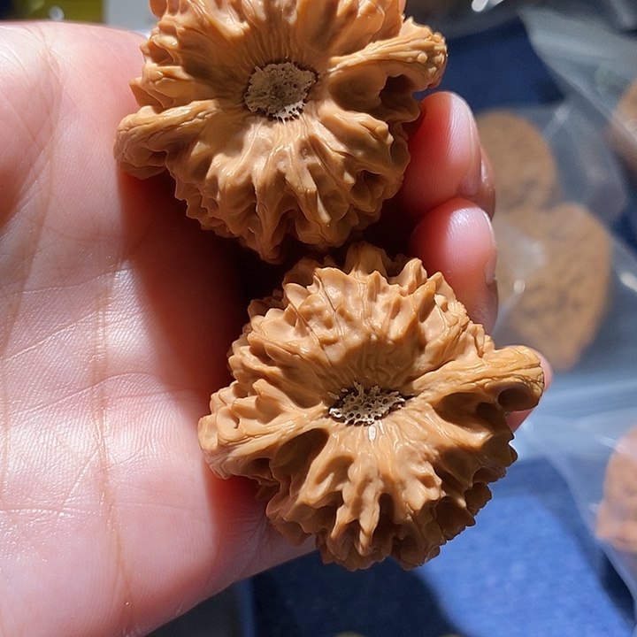 i***m文玩核桃吊坠龙门涧