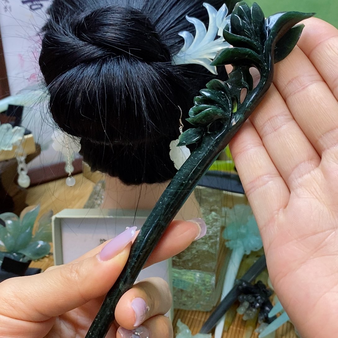 蛇纹石玉发簪未镶嵌