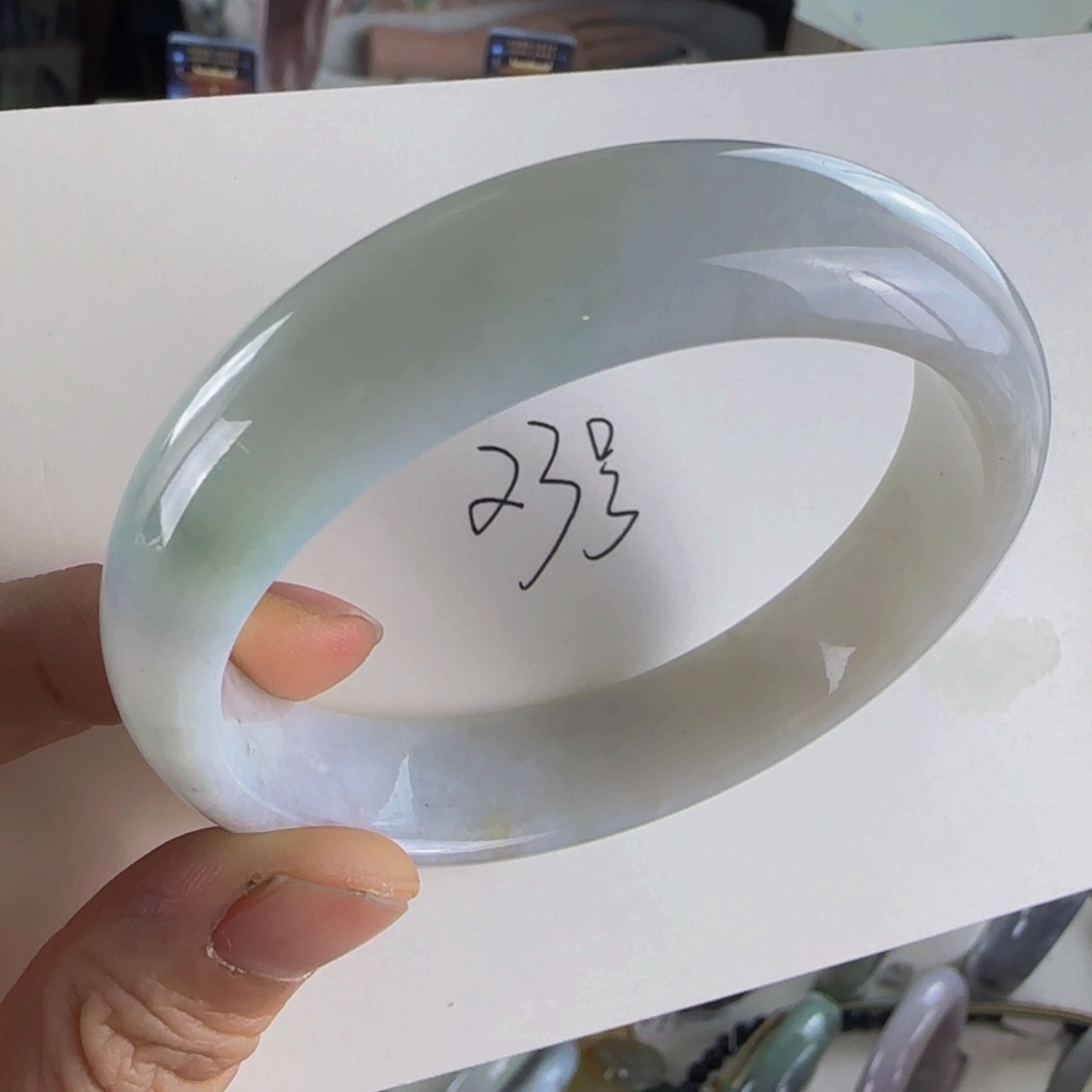翡翠手镯未镶嵌老坑57.7胶的不得了