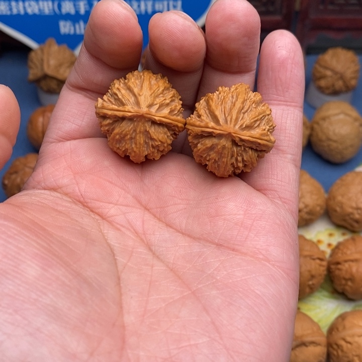 文玩核桃吊坠小蚂蚁