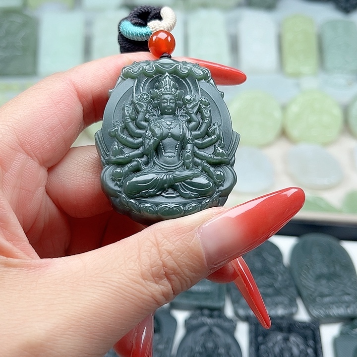 三***哥和田玉未镶嵌颈饰