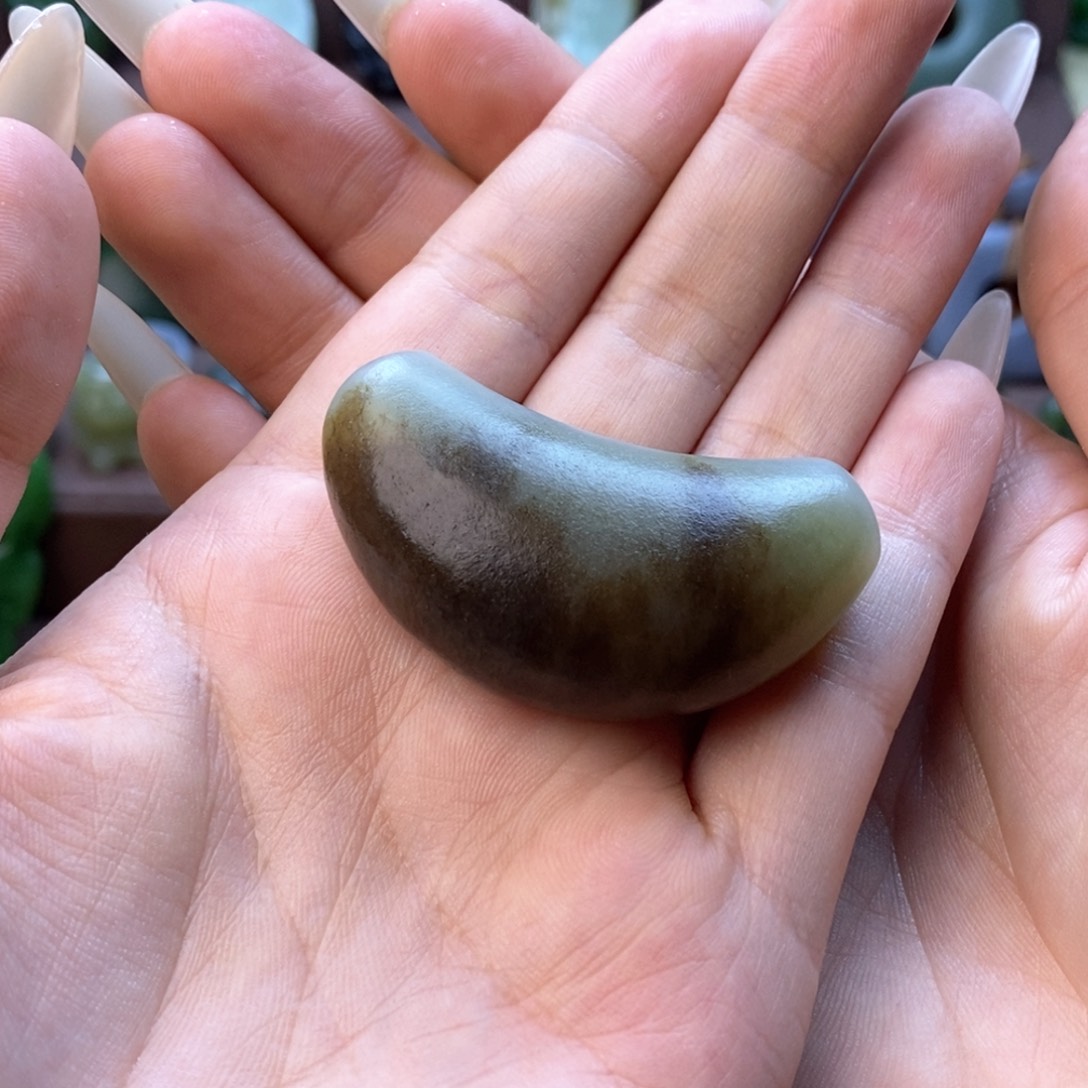 和田玉颈饰未镶嵌梦**鱼定制