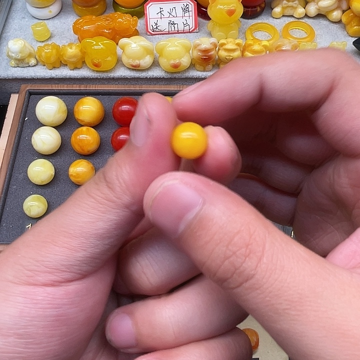 琥珀未镶嵌裸石鸡油黄单珠