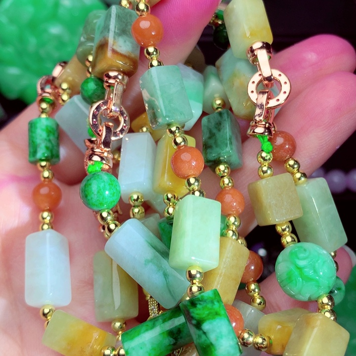 翡翠未镶嵌吊坠(不含链)多样发一条