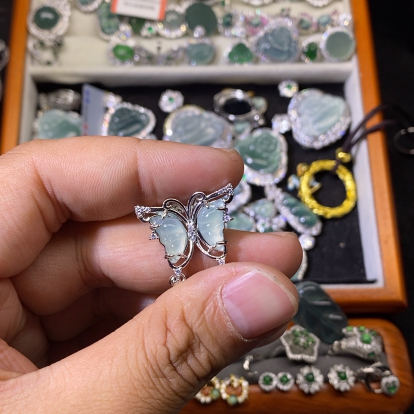 【闪购商品】翡翠颈饰未镶嵌天然