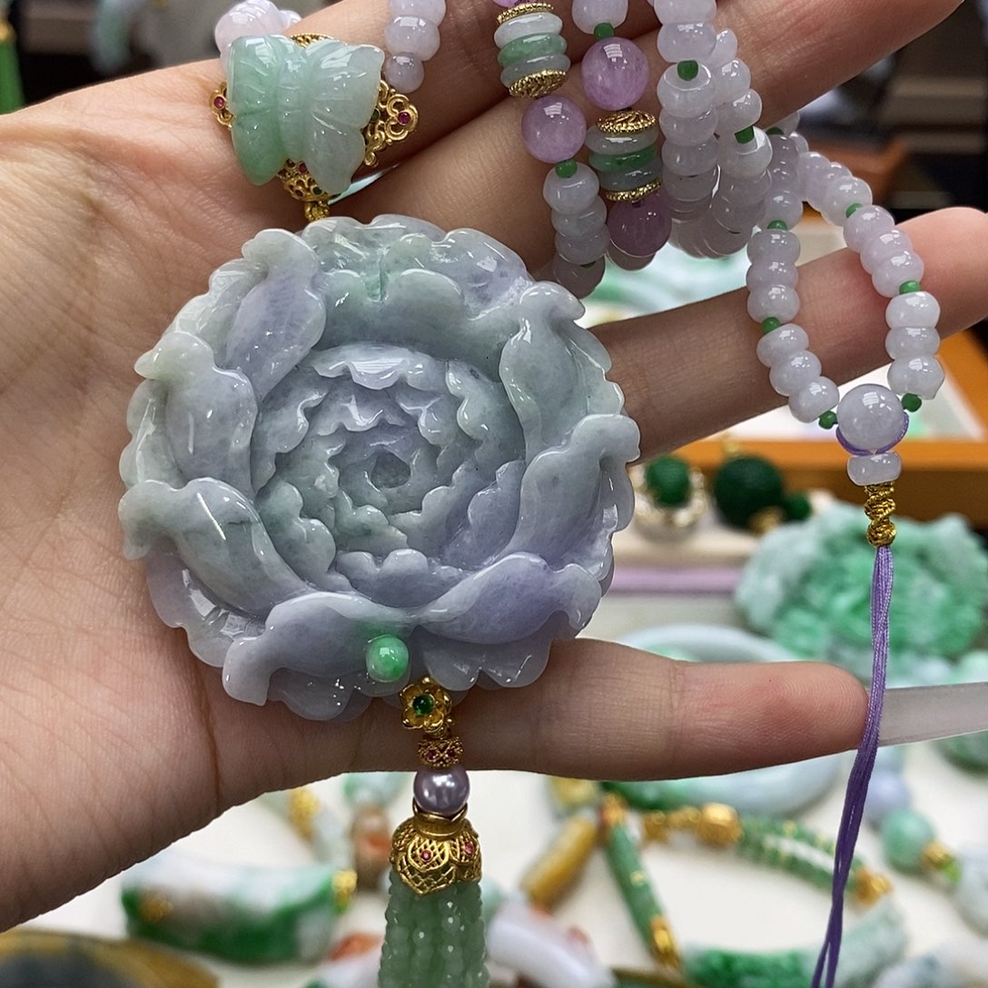 颈饰未镶嵌翡翠天然