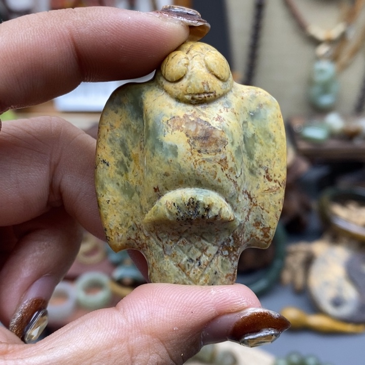 岫岩河磨玉（透闪石质玉）挂件未镶嵌