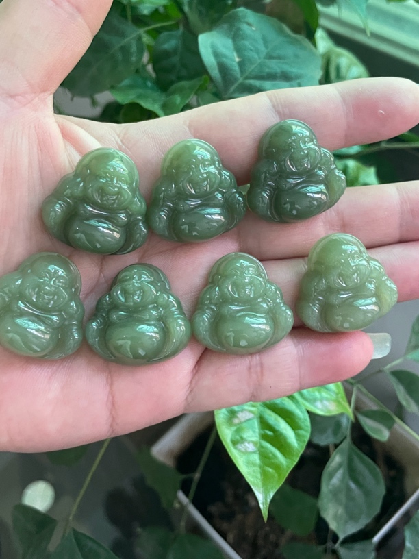 天然和田玉25mm-10mm厚装佛公多样性发其1