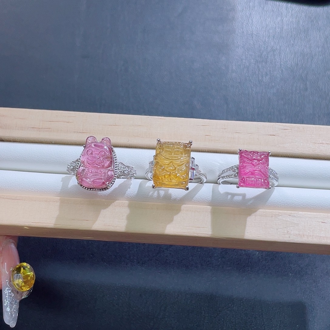 戒指碧玺未镶嵌多样性发其一