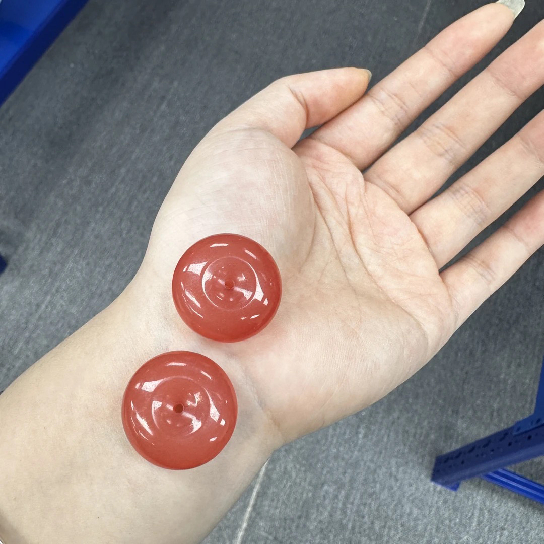 小帅的珠宝仓—精美桃花酿平安扣吊坠深浅随机发一