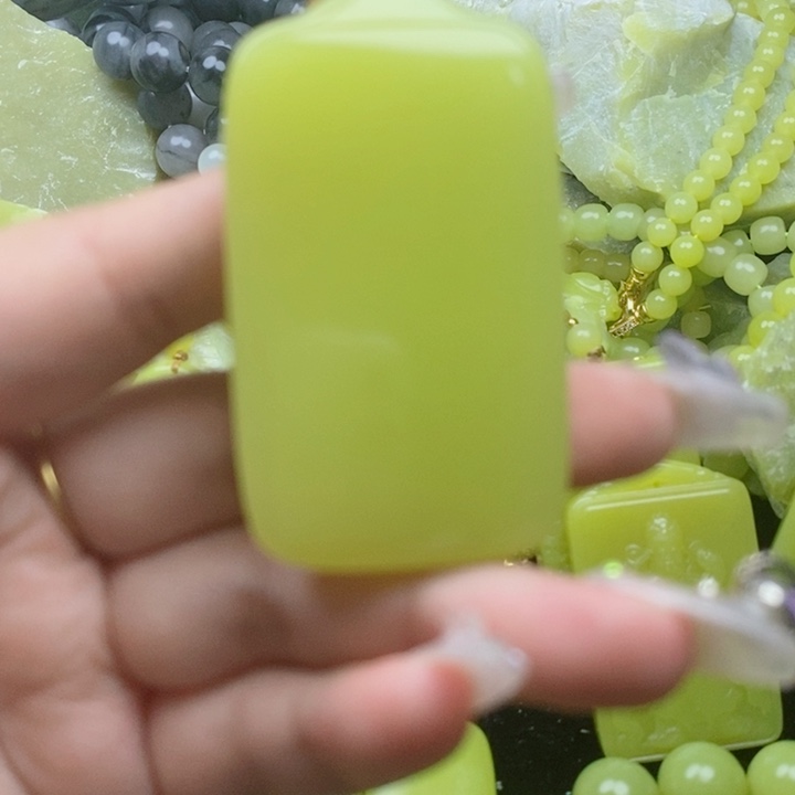 石材新疆若羌无事牌吊坠