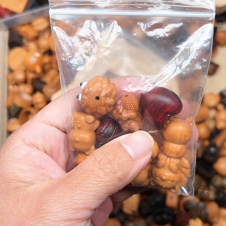 非洲紫檀（红花梨）吊坠未镶嵌ℤ****?