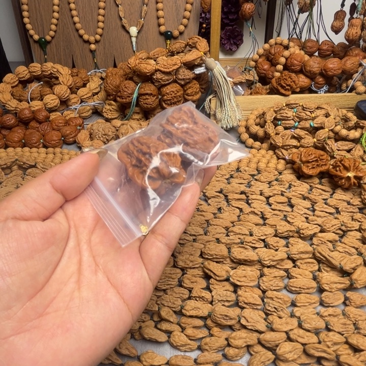 A***x桃核吊坠蛤蟆麻核桃