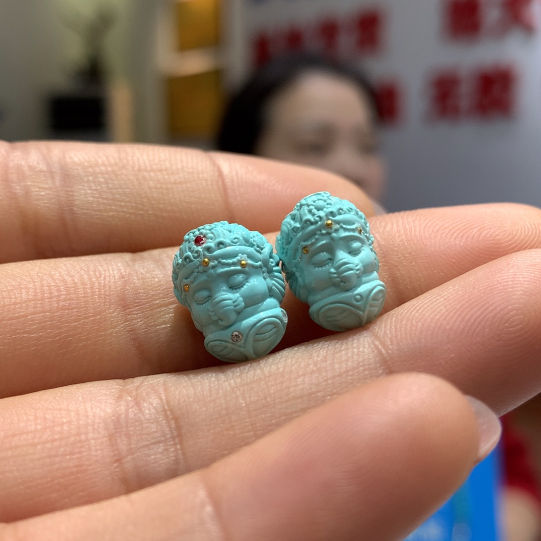 绿松石配饰未镶嵌