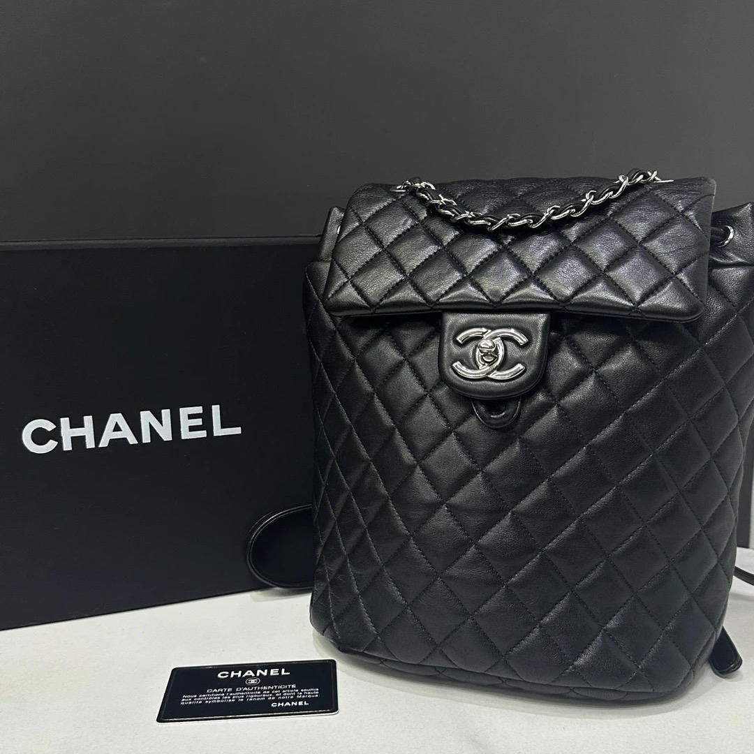 95新 Chanel/香奈儿  黑银萨尔茨堡双肩包22开卡20cm/0995102704