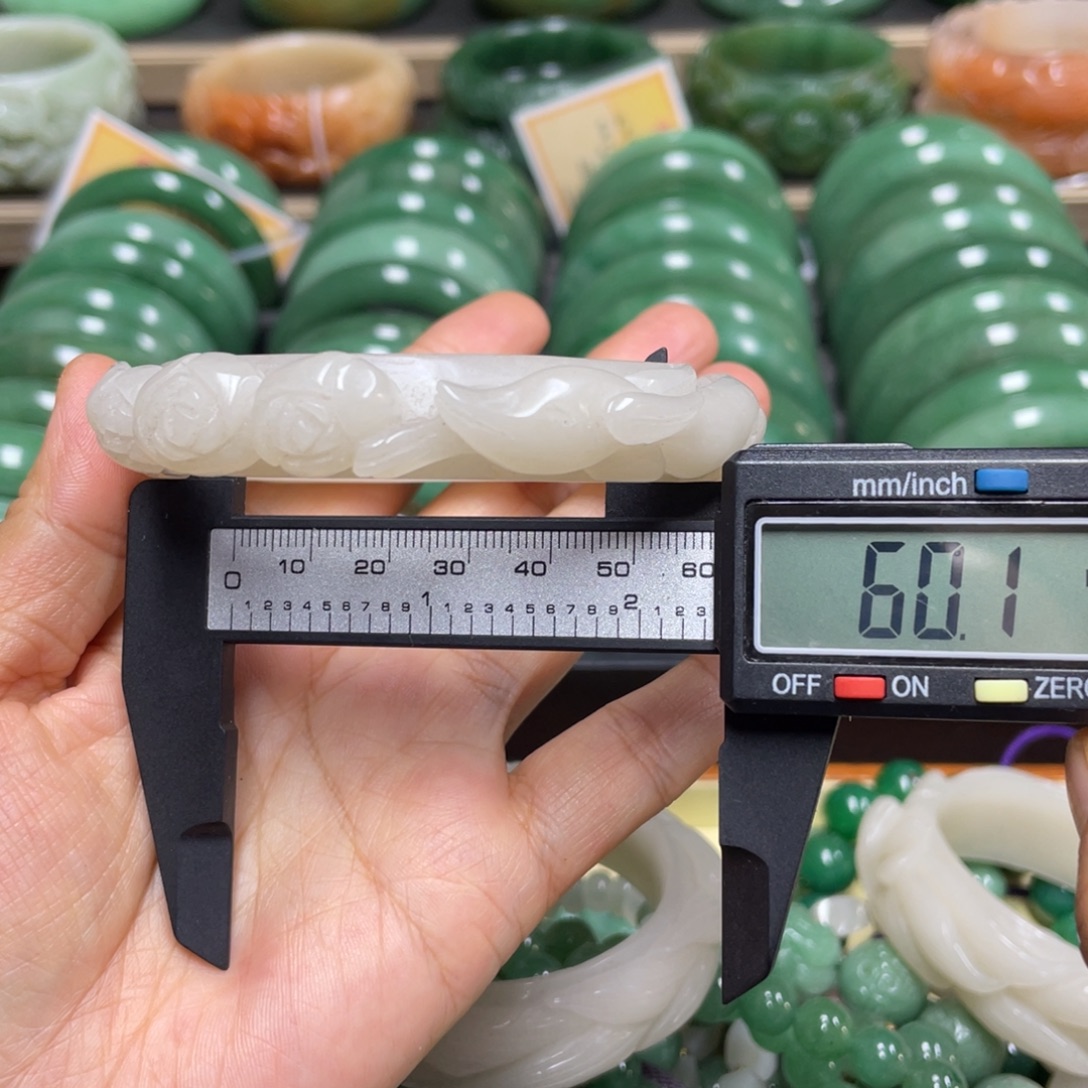 石英质玉未镶嵌手镯