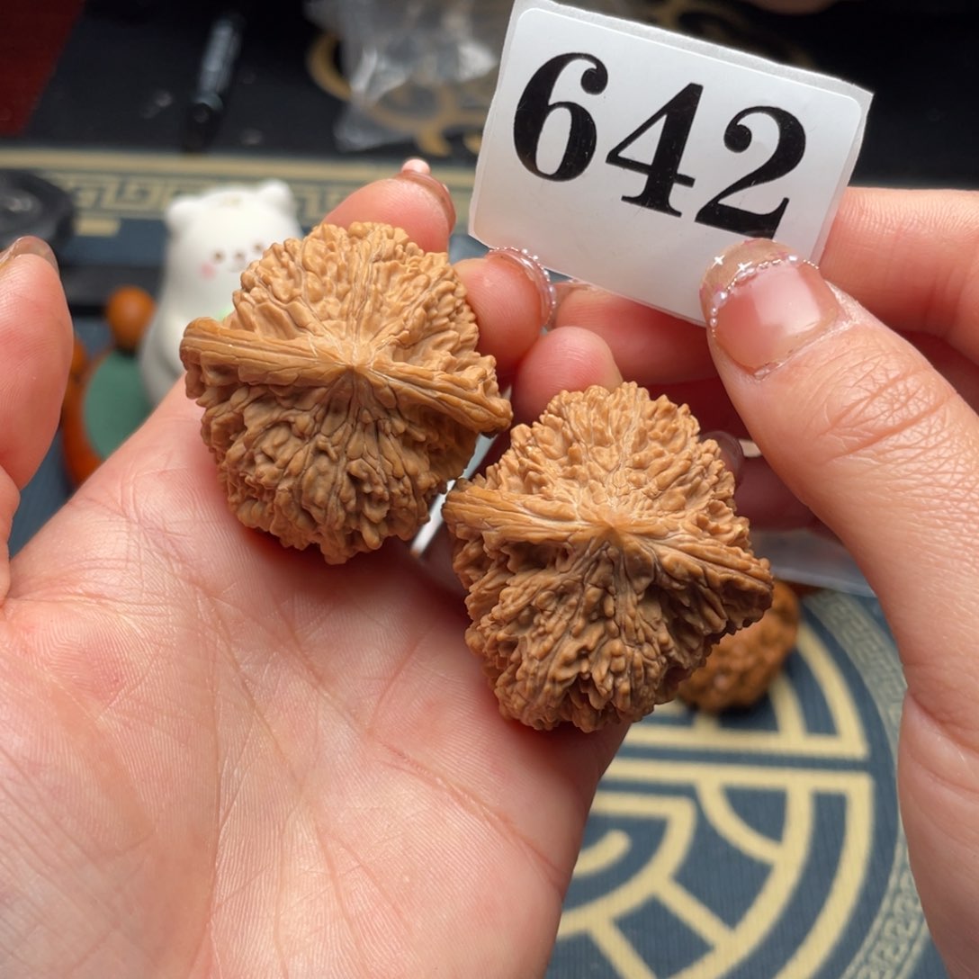 桃核把件40满天星642号