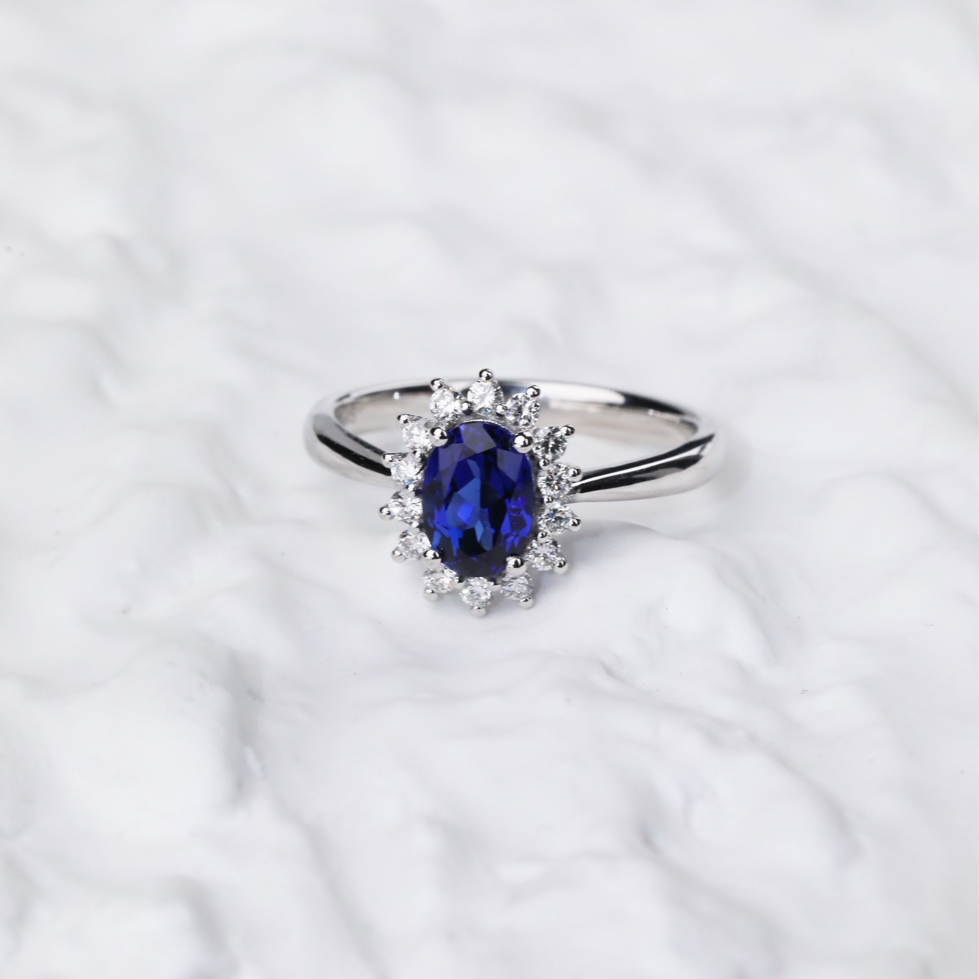 培育蓝宝石铂金PT950镶嵌戒指太阳花梦幻海洋之心 #619