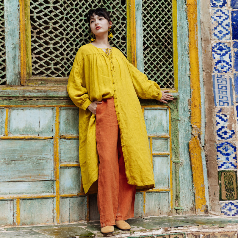 577朵/砂洗亚麻开襟系扣碎褶宽松落肩长袖连衣裙外套