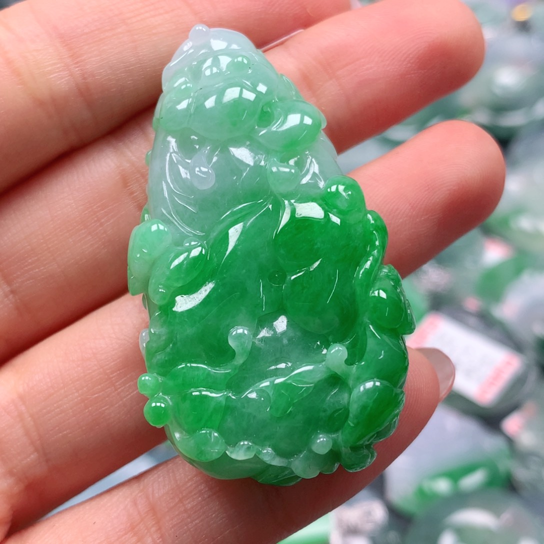 翡翠颈饰未镶嵌天然翡翠