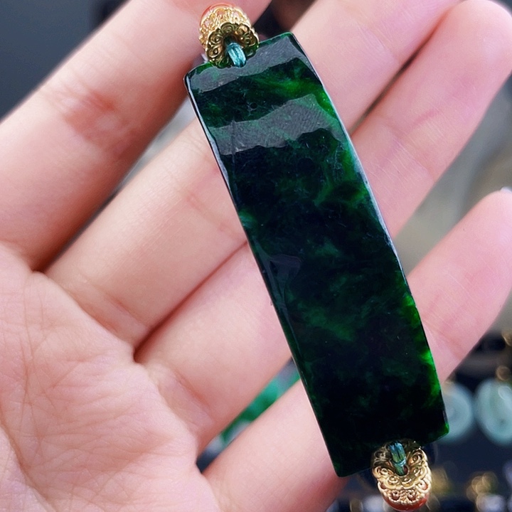 翡翠手镯未镶嵌饰品