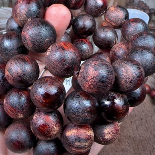 藤类降真香1.8圆珠紫绿结晶虫蛀