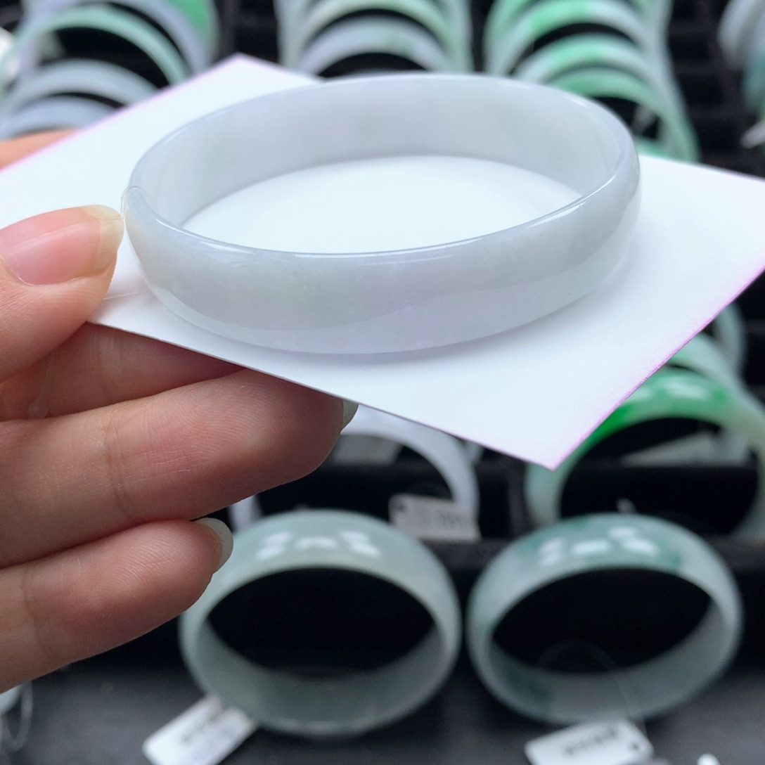 翡翠手镯未镶嵌公主