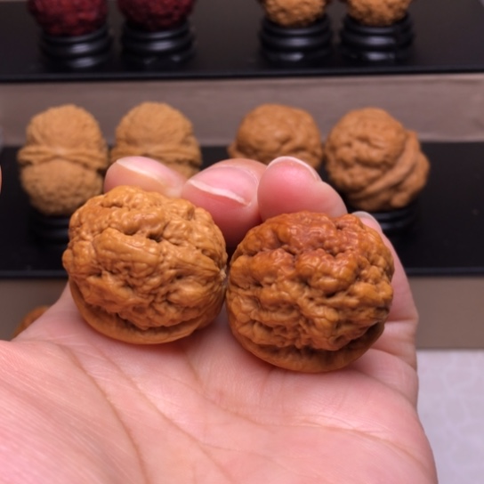 文玩核桃把件血舍利3