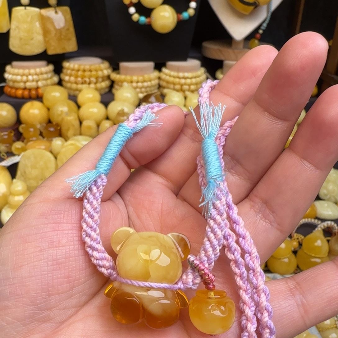琥珀未镶嵌套链天然俄料蜜糖红蜜蜡小熊吊坠
