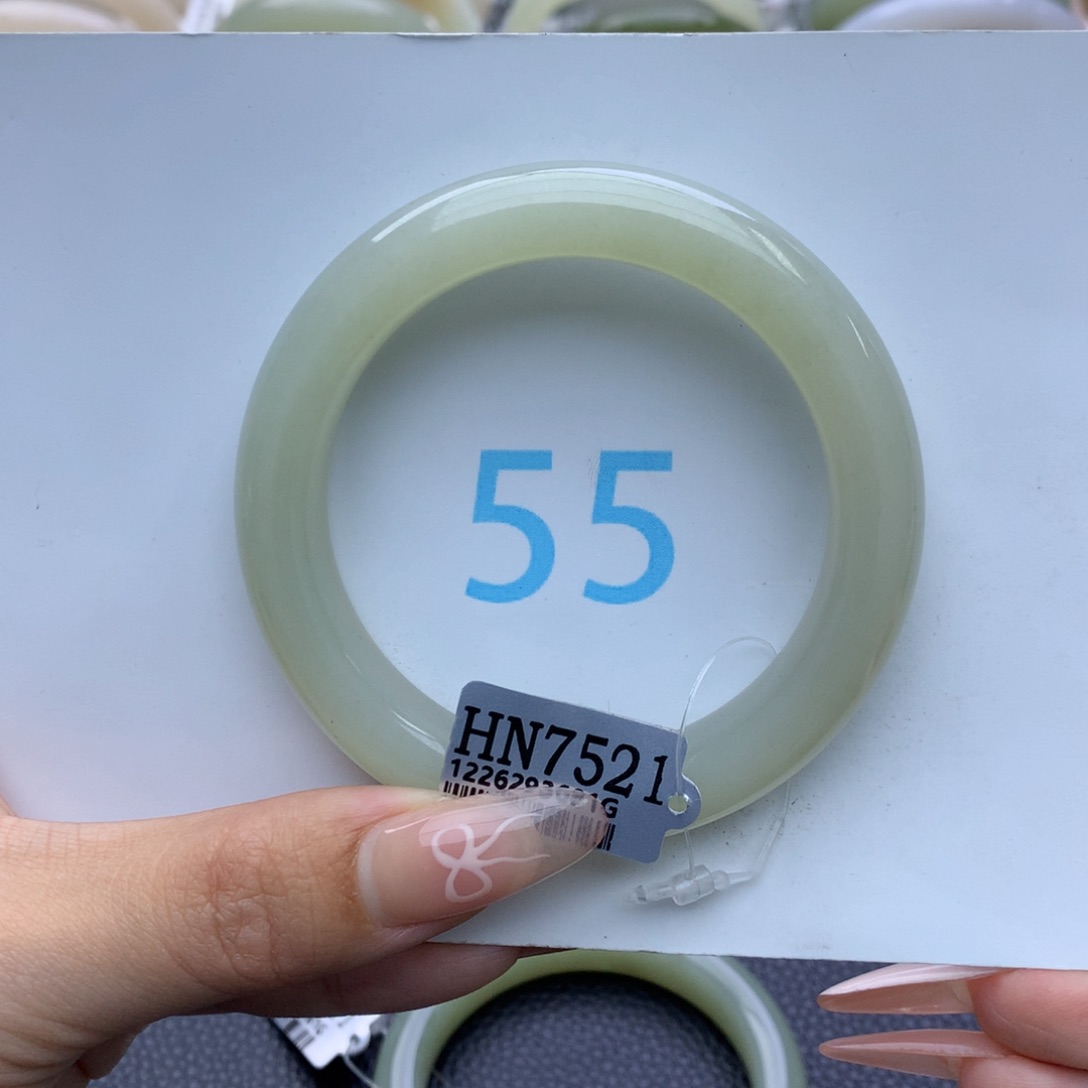 和田玉手镯未镶嵌小***萍