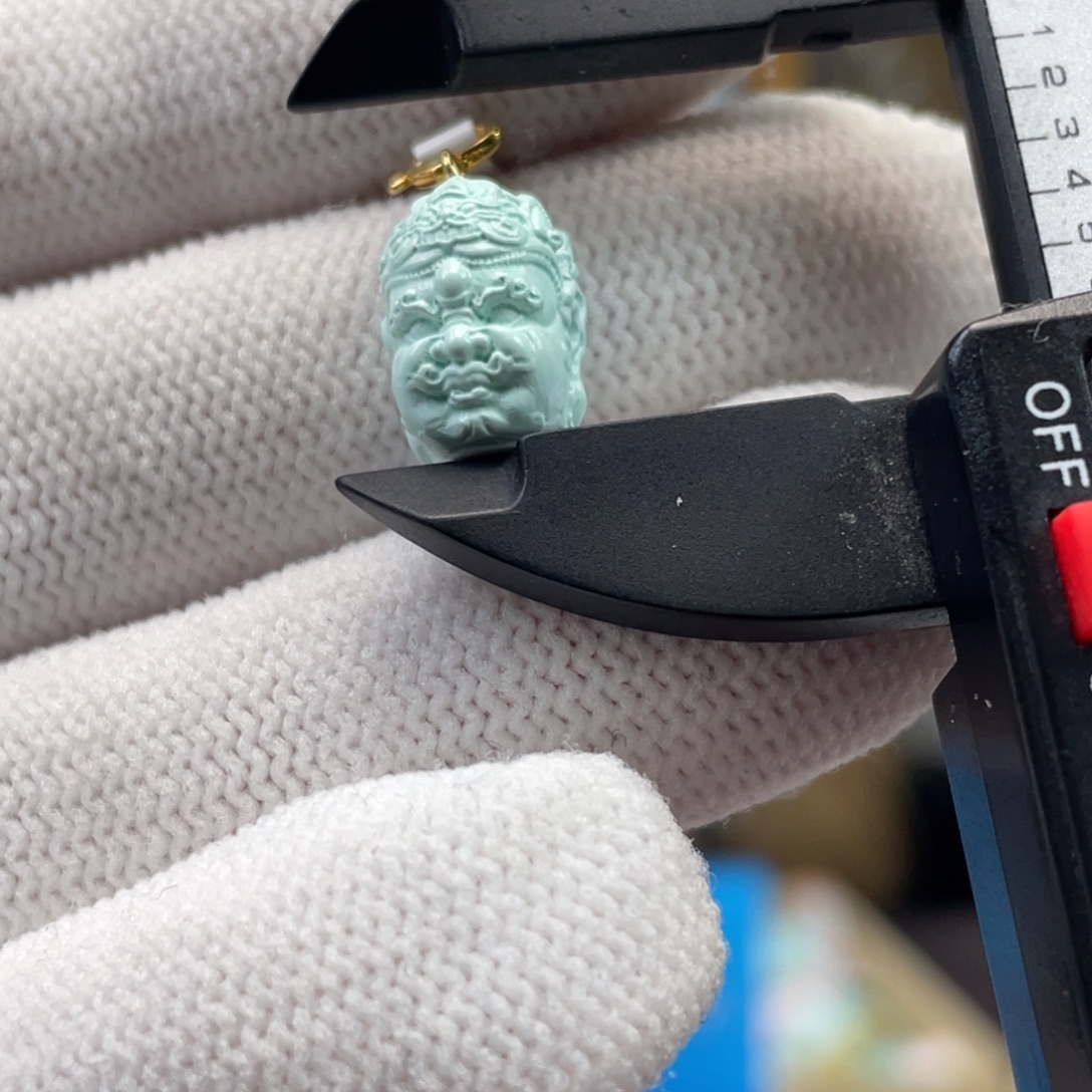 绿松石未镶嵌挂件